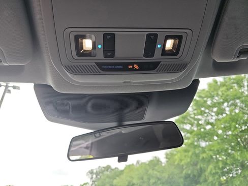 Used 2023 Ford Explorer XLT w/ Equipment Group 202A RWD image 33