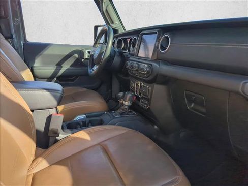 Used 2022 Jeep Wrangler Unlimited Sahara image 18