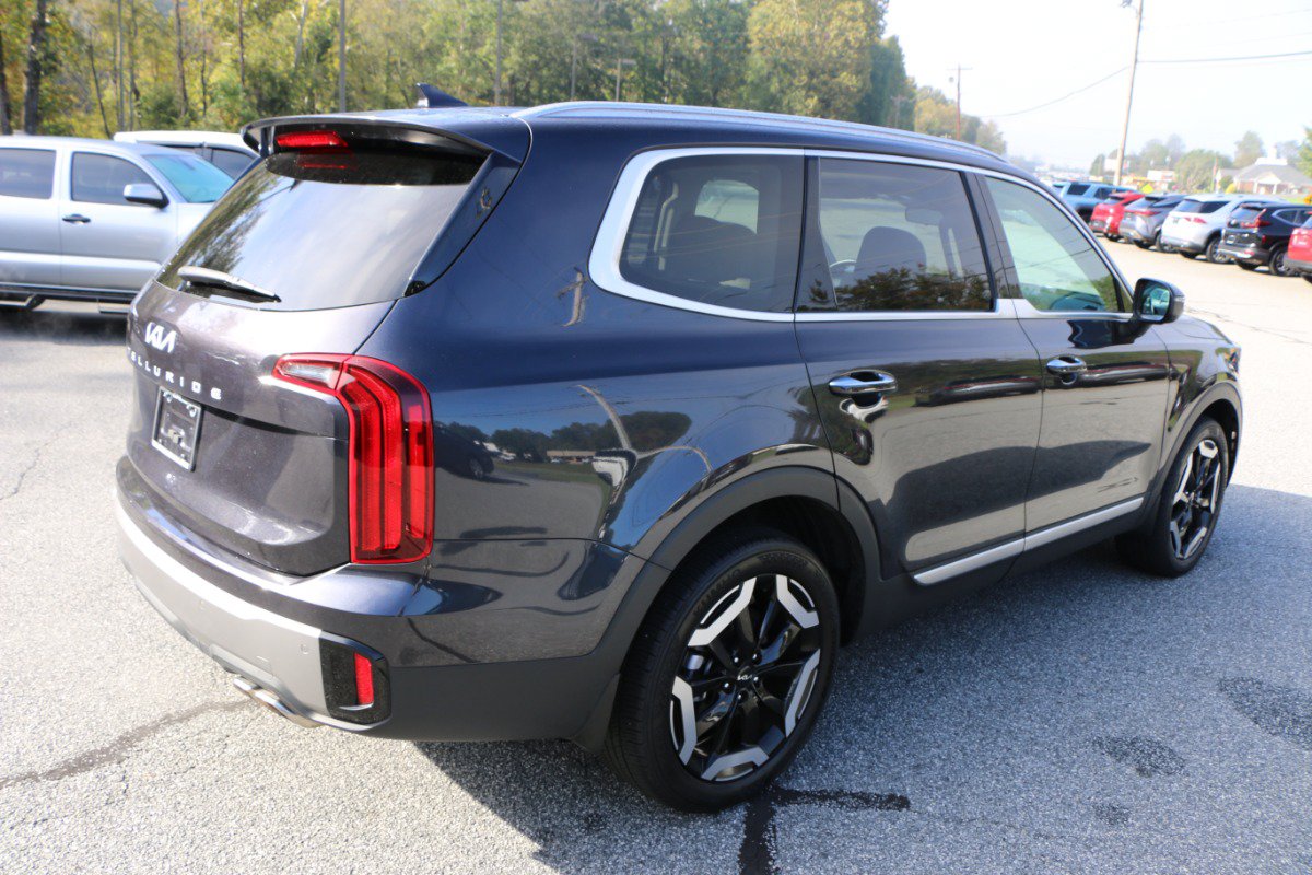 Used 2025 Kia Telluride S FWD image 7