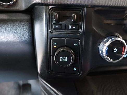 Used 2025 Ford F350 Platinum AWD/4WD image 9