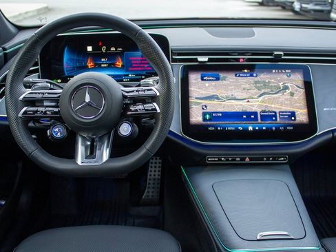 Used 2025 Mercedes-Benz E 53 AMG e 4MATIC Sedan w/ Driver Assistance Package image 13