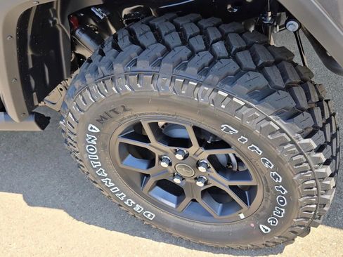 New 2025 Jeep Gladiator Willys image 6