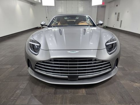 Used 2025 Aston Martin DB12 Convertible image 29