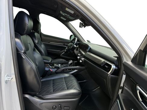 Used 2024 Kia Telluride SX Prestige X-Pro AWD/4WD image 12