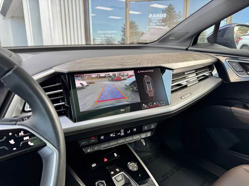 Used 2023 Audi Q4 e-tron Prestige image 5