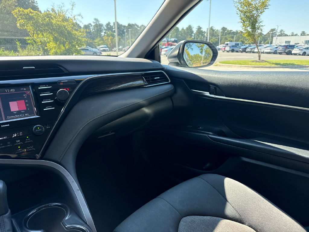 Used 2020 Toyota Camry LE w/ Fleet Convenience Package FWD image 17