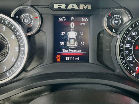 Used 2023 RAM 1500 Big Horn AWD/4WD image 12