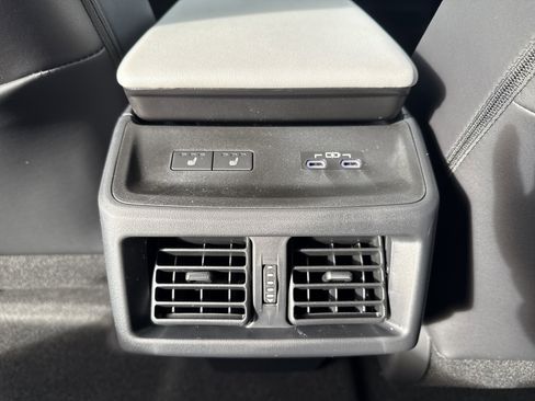 New 2026 Subaru Solterra image 18