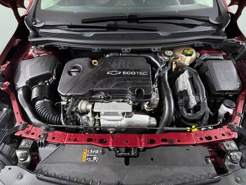 Certified 2017 Chevrolet Cruze LT w/ Convenience Package FWD image 34