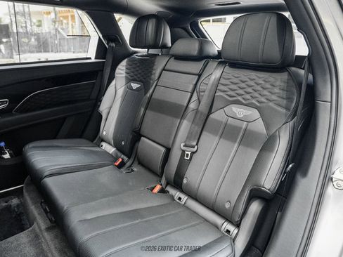 Used 2024 Bentley Bentayga Extended Wheelbase AWD/4WD image 59