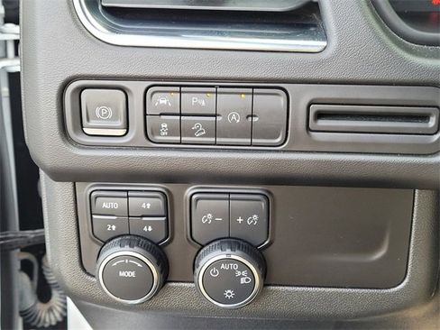 Used 2024 Chevrolet Tahoe Premier image 24