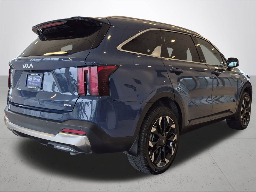 Used 2025 Kia Sorento EX AWD/4WD image 7