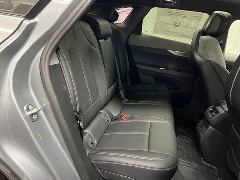 New 2026 Cadillac Optiq Sport 1 w/ LPO, Floor Liner Package AWD/4WD image 18