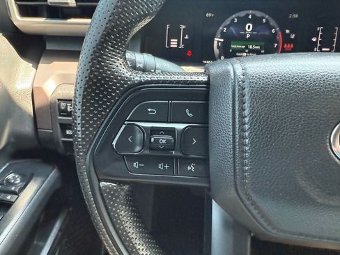 Used 2025 Toyota Tacoma SR5 AWD/4WD image 13