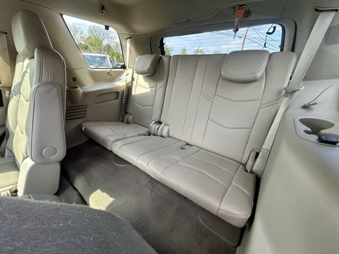 Used 2015 Cadillac Escalade Luxury AWD/4WD image 13