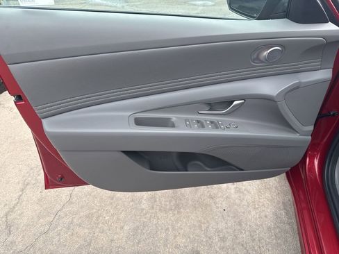 Used 2025 Hyundai Elantra Sport image 19