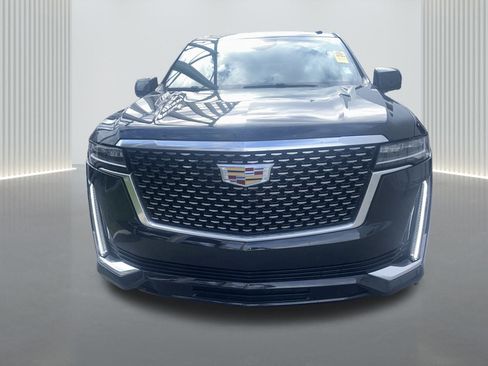 Used 2022 Cadillac Escalade Premium Luxury image 4