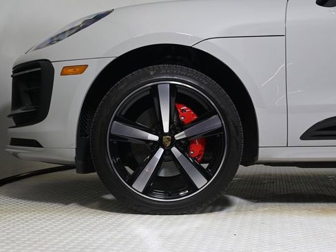 Certified 2024 Porsche Macan S image 33