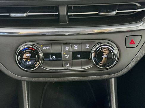 Used 2026 Buick Envista Preferred FWD image 22