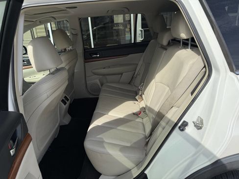 Used 2013 Subaru Outback 2.5i Limited image 9