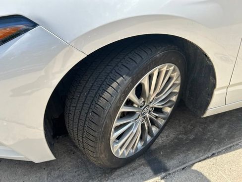 Used 2019 Toyota Avalon Limited w/ Advanced Safety Package FWD image 33