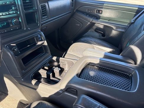 Used 2003 Chevrolet Avalanche 4x4 w/ Suspension Package, Off-Road image 20