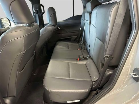 Used 2024 Lexus GX 550 image 23