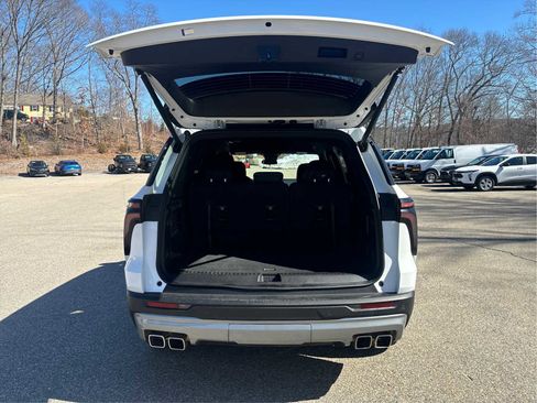 Certified 2025 Chevrolet Traverse LT image 13