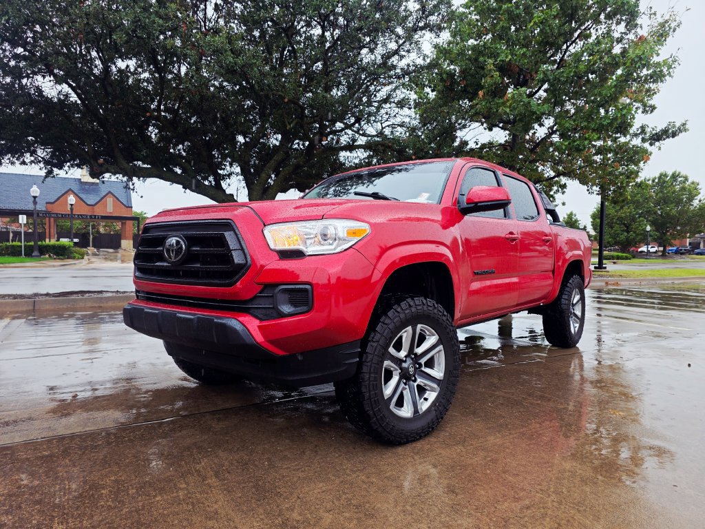 Used 2022 Toyota Tacoma SR AWD/4WD image 2