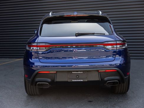 Certified 2026 Porsche Macan AWD/4WD image 8