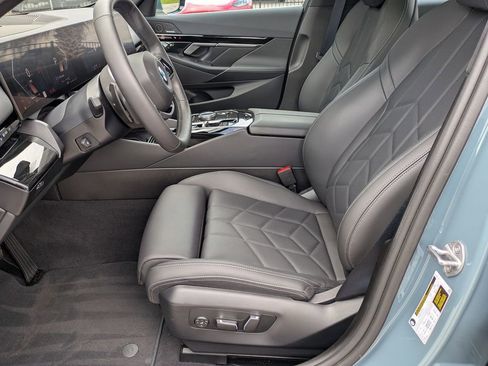 Used 2024 BMW 530i w/ Premium Package image 7