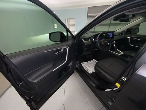 Used 2022 Toyota RAV4 XLE w/ Convenience Package AWD/4WD image 11