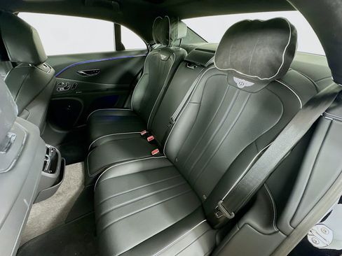Used 2024 Bentley Flying Spur V8 AWD/4WD image 38