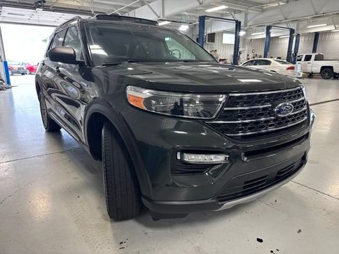 Used 2022 Ford Explorer XLT w/ Equipment Group 202A AWD/4WD image 38