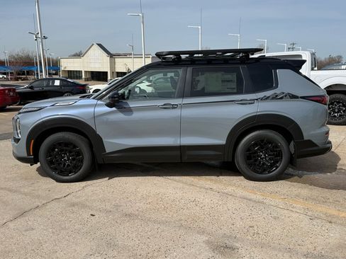 New 2026 Mitsubishi Outlander Trail Edition image 4