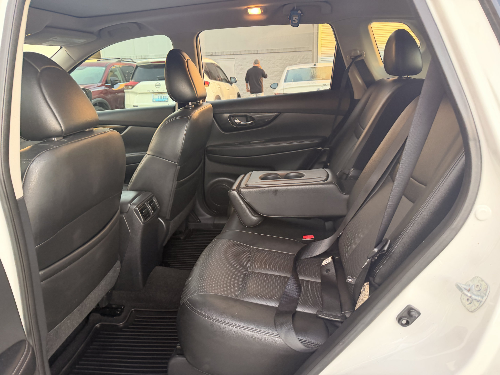 Used 2017 Nissan Rogue SL w/ SL Premium Package AWD/4WD image 7