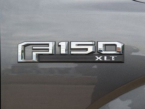 Used 2019 Ford F150 XLT w/ Equipment Group 302A Luxury AWD/4WD image 10