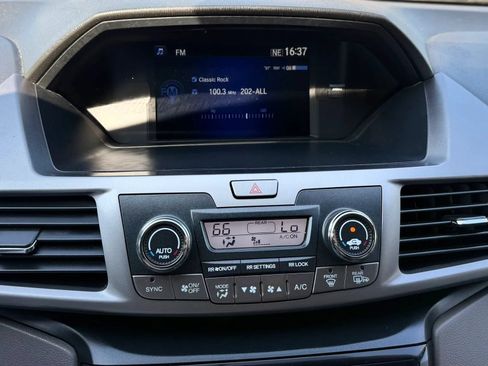 Used 2015 Honda Odyssey EX image 16