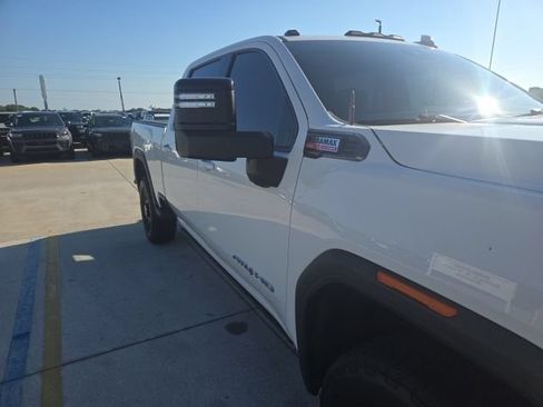 Used 2025 GMC Sierra 2500 AT4 AWD/4WD image 5