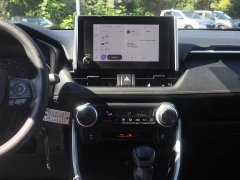 Used 2023 Toyota RAV4 LE AWD/4WD image 7