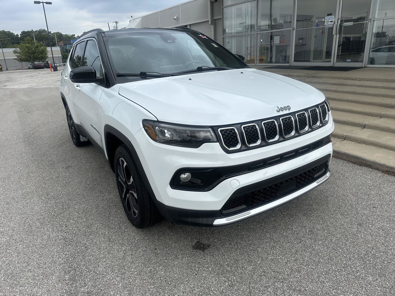 Used 2023 Jeep Compass Limited AWD/4WD image 3