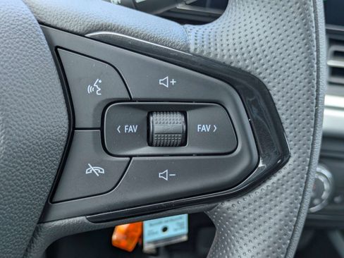New 2026 Chevrolet Trax LS w/ LS Convenience Package FWD image 16