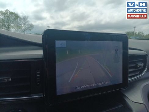 Used 2020 Ford Explorer XLT w/ Equipment Group 202A AWD/4WD image 7