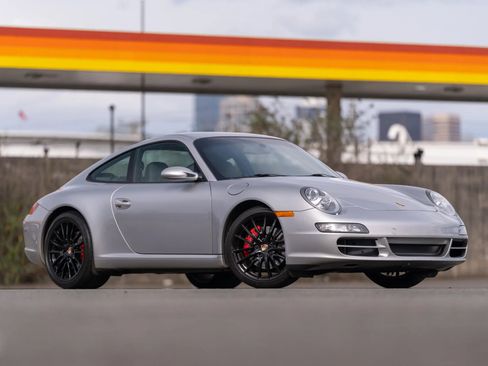 Used 2005 Porsche 911 Carrera S RWD image 2