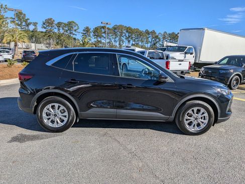 Certified 2023 Ford Escape Active w/ Tech Pack #2 image 4