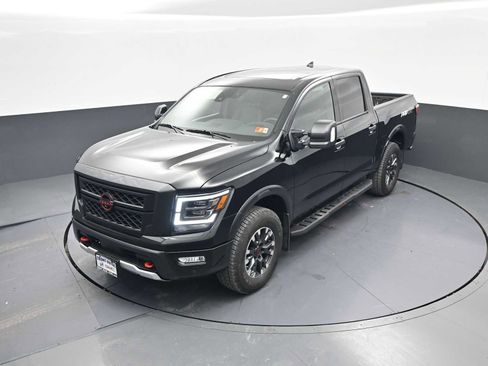 Used 2024 Nissan Titan PRO-4X w/ Pro-4x Convenience Package image 26
