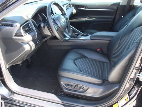 Certified 2024 Toyota Camry SE w/ Blackout Package (TMS) image 11