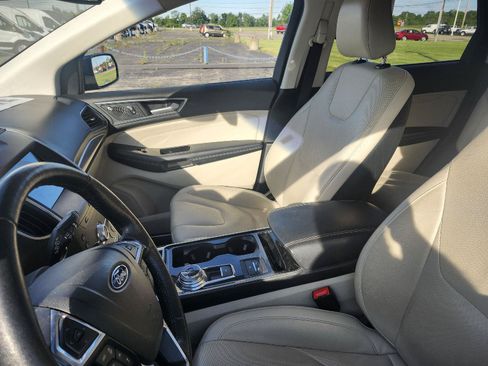 Used 2020 Ford Edge Titanium w/ Equipment Group 301A AWD/4WD image 11