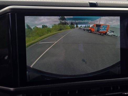 Used 2024 Jeep Wrangler Unlimited Sahara image 36