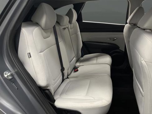 Used 2025 Hyundai Tucson SE image 27